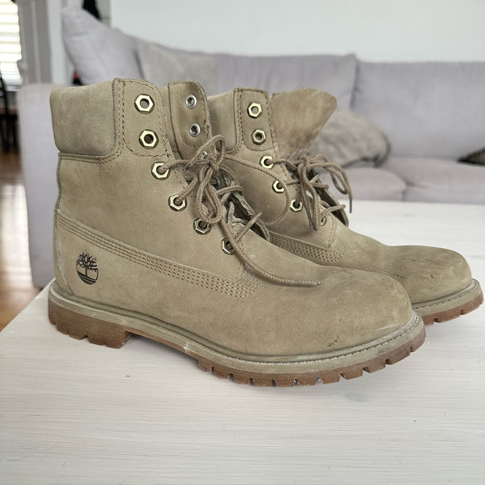 Women’s Timberland Boots. Size 8